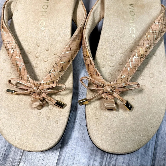 NWOT Vionic Bella Toe Post Sandals - Gold Cork - Picture 5 of 7